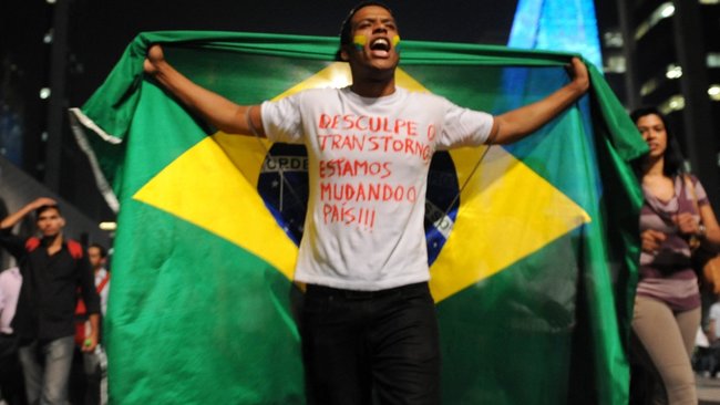manifestação brasil direito liberdade expressção reunião fundamental
